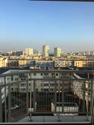Widok na miasto Warszawa z tego apartamentu