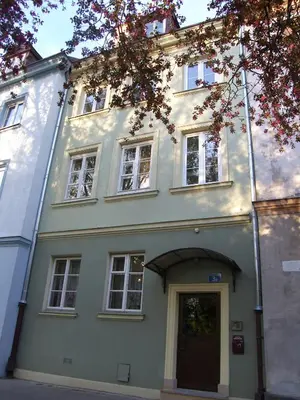 Budynek, w którym mieści się apartament