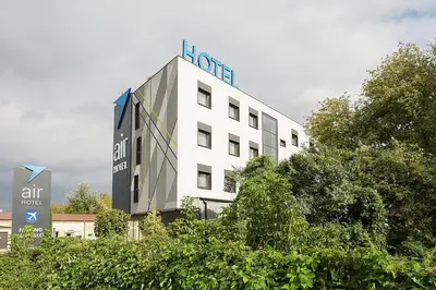 Budynek, w którym mieści się hotel