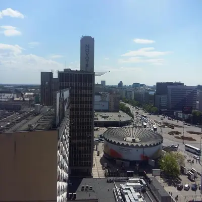 Widok na miasto Warszawa z tego apartamentu
