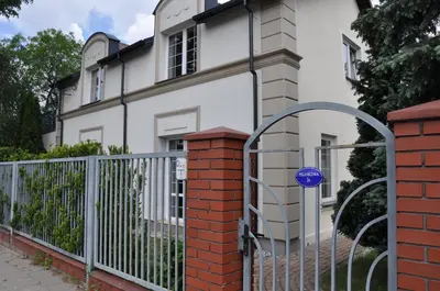 Budynek, w którym mieści się apartament