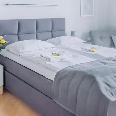 Plac Zbawiciela - 2 Rooms