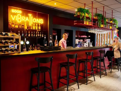 Hol lub bar w obiekcie Ibis Warszawa Stare Miasto