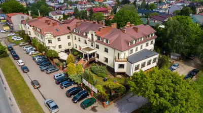 Budynek, w którym mieści się hotel