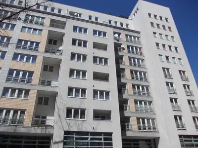 Budynek, w którym mieści się aparthotel
