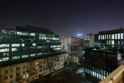 Widok na miasto Warszawa z tego apartamentu