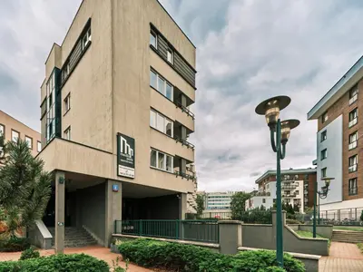 Budynek, w którym mieści się aparthotel