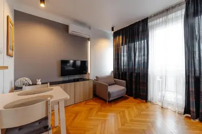 Telewizja i/lub zestaw kina domowego w obiekcie Kwiatowa Warsaw Apartment