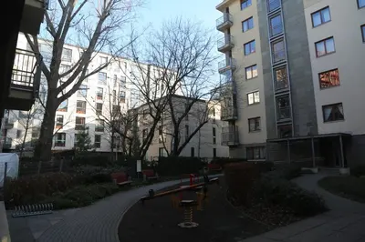 Budynek, w którym mieści się apartament