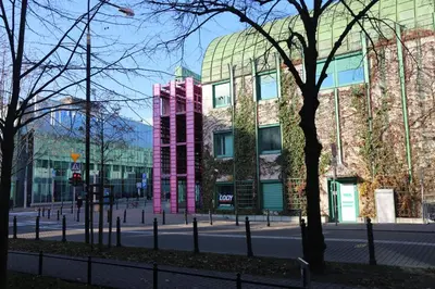Budynek, w którym mieści się apartament