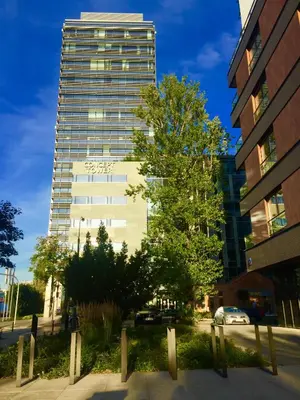Budynek, w którym mieści się apartament