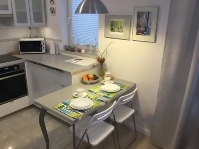 Kuchnia lub aneks kuchenny w obiekcie Apartament Słodowiec Metro, Free parking