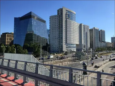 Widok na miasto Warszawa z tego apartamentu