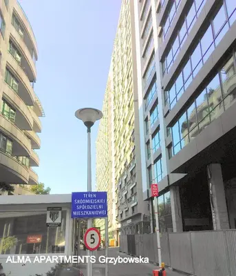 Budynek, w którym mieści się apartament