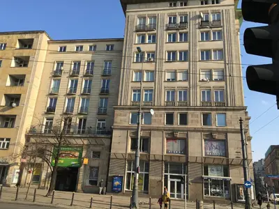 Budynek, w którym mieści się apartament