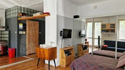 Telewizja i/lub zestaw kina domowego w obiekcie Studio Klimat MOKOTÓW