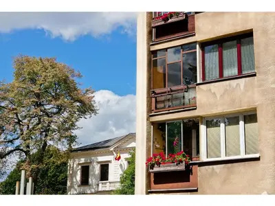 Budynek, w którym mieści się apartament
