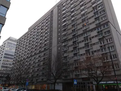 Budynek, w którym mieści się apartament