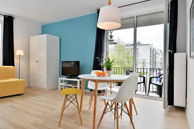 Telewizja i/lub zestaw kina domowego w obiekcie Apartments City Center Warsaw by Noclegi Renters