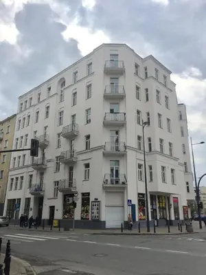 Budynek, w którym mieści się apartament