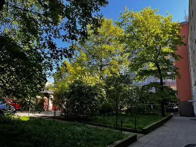 Ogród w obiekcie Przytulne studio przy Łazienkach Królewskich