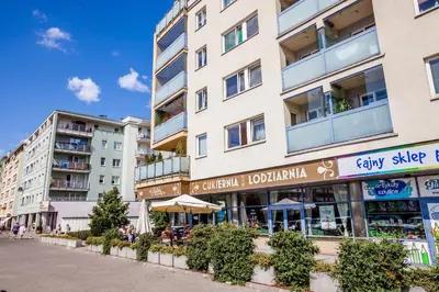 Budynek, w którym mieści się apartament