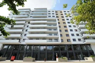 Budynek, w którym mieści się apartament
