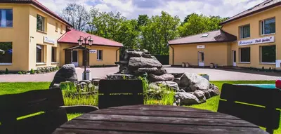 Budynek, w którym mieści się hotel