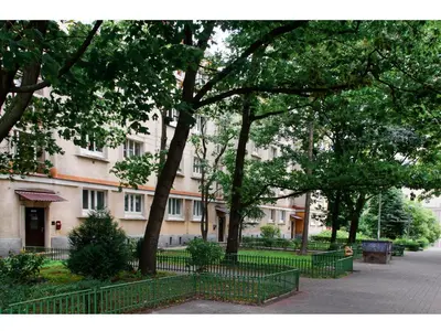 Budynek, w którym mieści się apartament
