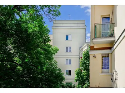 Budynek, w którym mieści się apartament