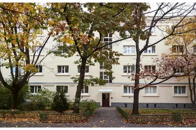Budynek, w którym mieści się apartament