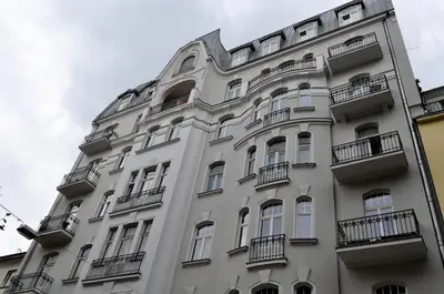 Budynek, w którym mieści się apartament
