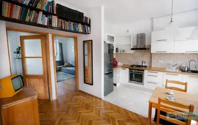 Kuchnia lub aneks kuchenny w obiekcie Warsaw Concierge Bracka Retro flat