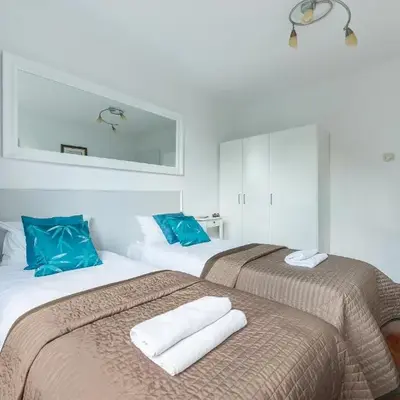 UNITApartament Short Rent Apartment in Warsaw by Metro Station Rondo ONZ Apart with 3bedrooms 22