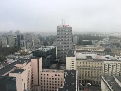 Widok na miasto Warszawa z tego apartamentu