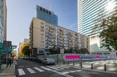 Budynek, w którym mieści się apartament