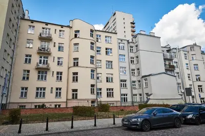 Budynek, w którym mieści się apartament