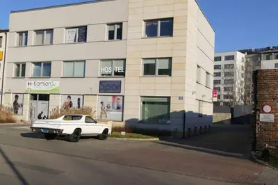 Budynek, w którym mieści się hostel