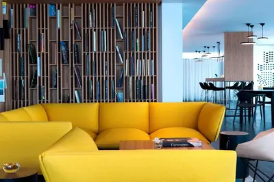 Część wypoczynkowa w obiekcie Renaissance Warsaw Airport Hotel