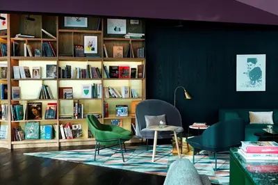 Biblioteka w hotelu