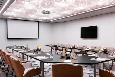 Zaplecze biznesowe lub konferencyjne w obiekcie Renaissance Warsaw Airport Hotel