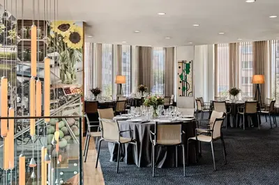 Restauracja lub miejsce do jedzenia w obiekcie Holiday Inn - Warsaw City Centre by IHG