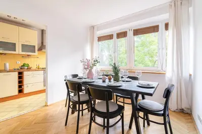 Kuchnia lub aneks kuchenny w obiekcie Warm & Family Friendly Apartment with Balcony by Noclegi Renters