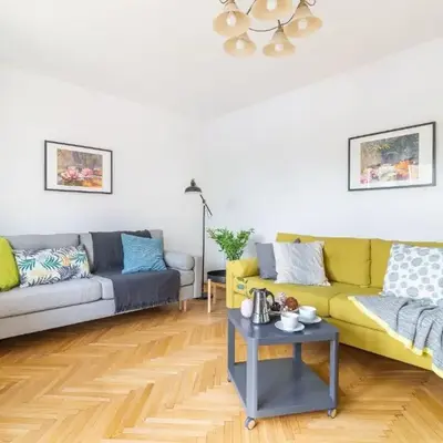 Warm & Family Friendly Apartment with Balcony by Noclegi Renters