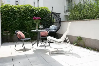 Patio lub wspólna przestrzeń na świeżym powietrzu w obiekcie Stawki Watermelon Apartment