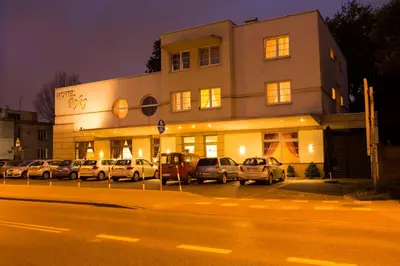 Budynek, w którym mieści się hotel