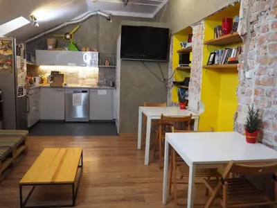 Kuchnia lub aneks kuchenny w obiekcie New World St Hostel