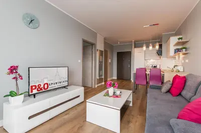 Telewizja i/lub zestaw kina domowego w obiekcie P&O Apartments Ordona 2