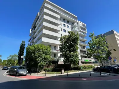 Budynek, w którym mieści się apartament