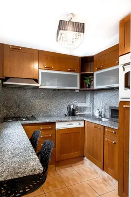 Kuchnia lub aneks kuchenny w obiekcie ClickTheFlat Old Town Apart Rooms